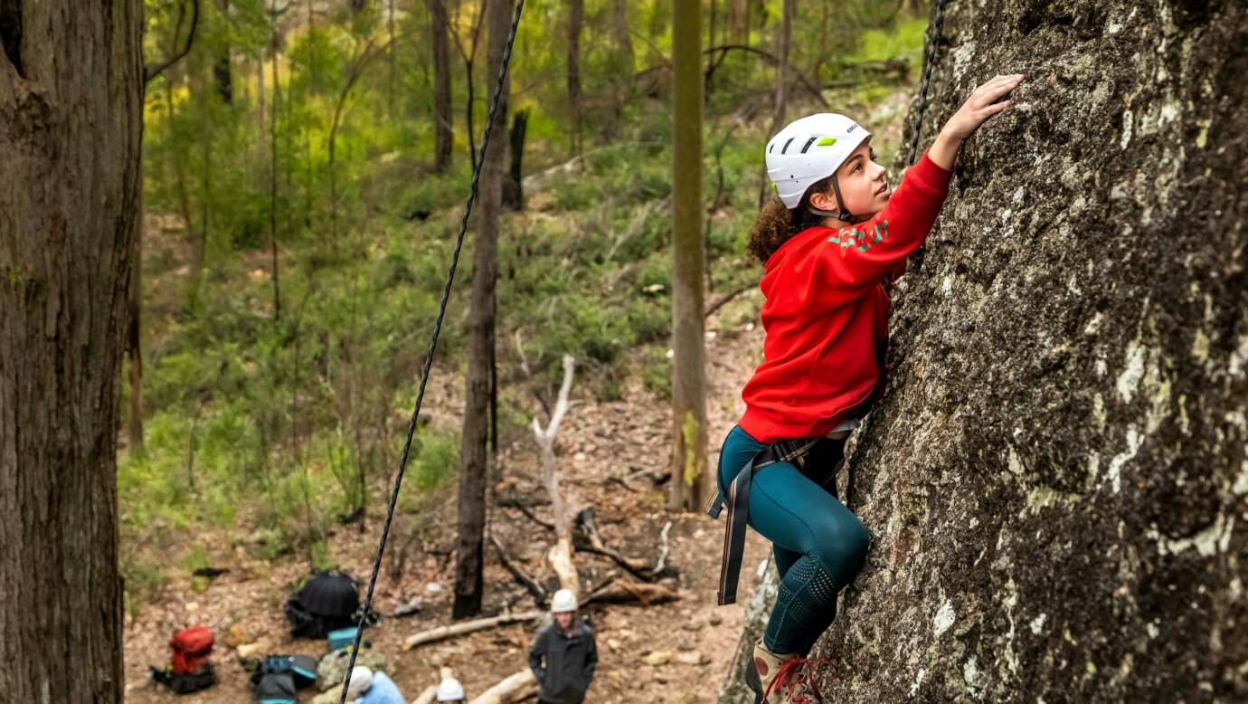 Beginners and Intermediate level rockclimbing on outdoor cliff breaks with the experienced leaders